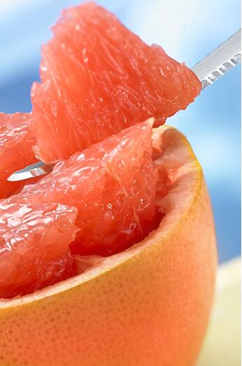 柚子是先切還是先剝？水果老板親自示范，網(wǎng)友：30年柚子白吃了！